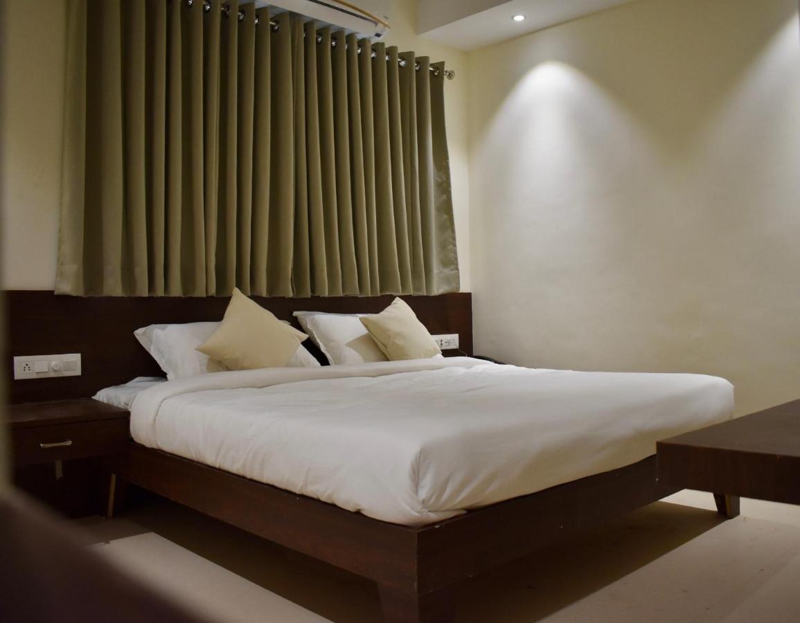 Hotel Vrindavan Palace إندور المظهر الخارجي الصورة