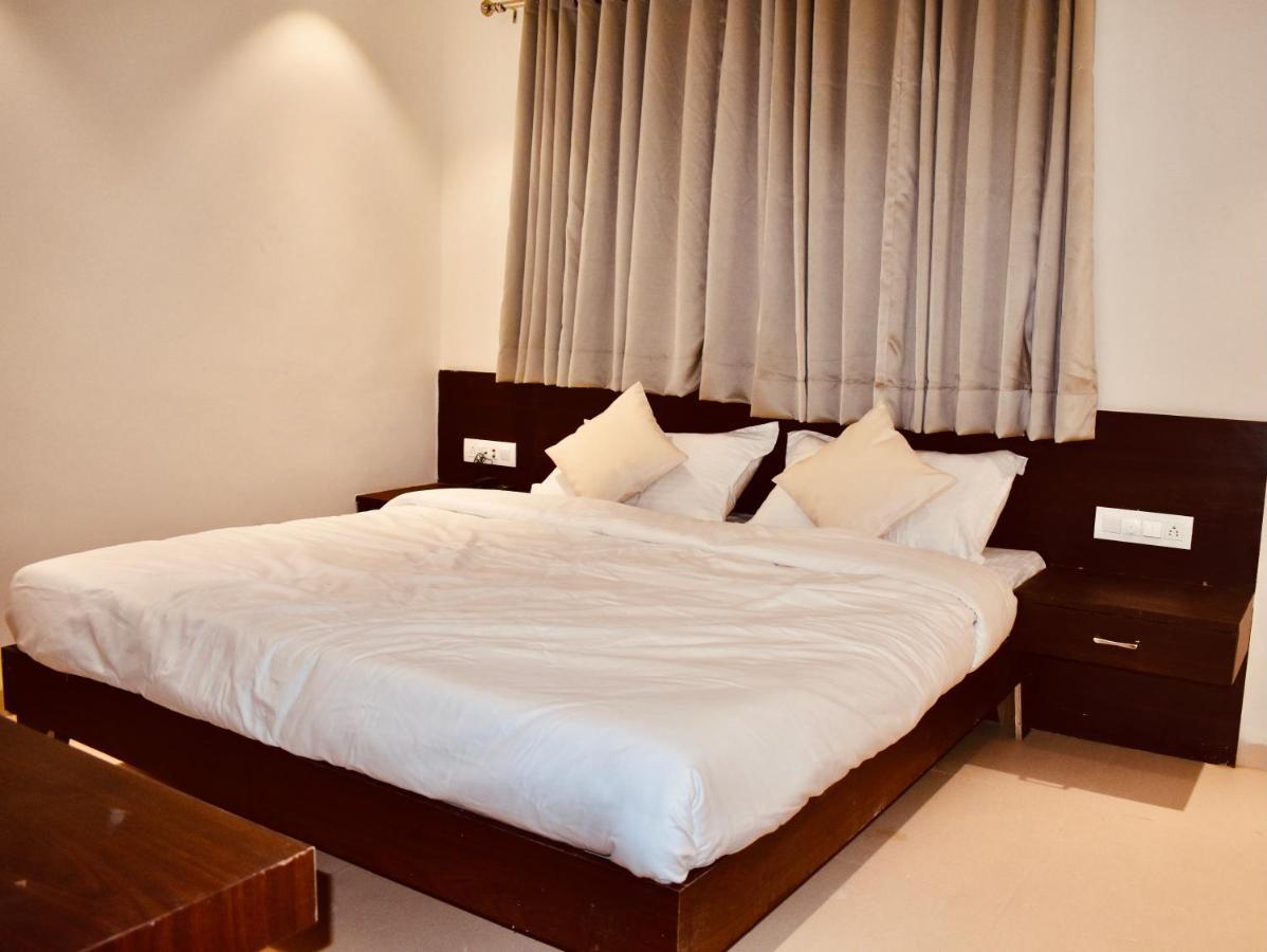 Hotel Vrindavan Palace إندور المظهر الخارجي الصورة