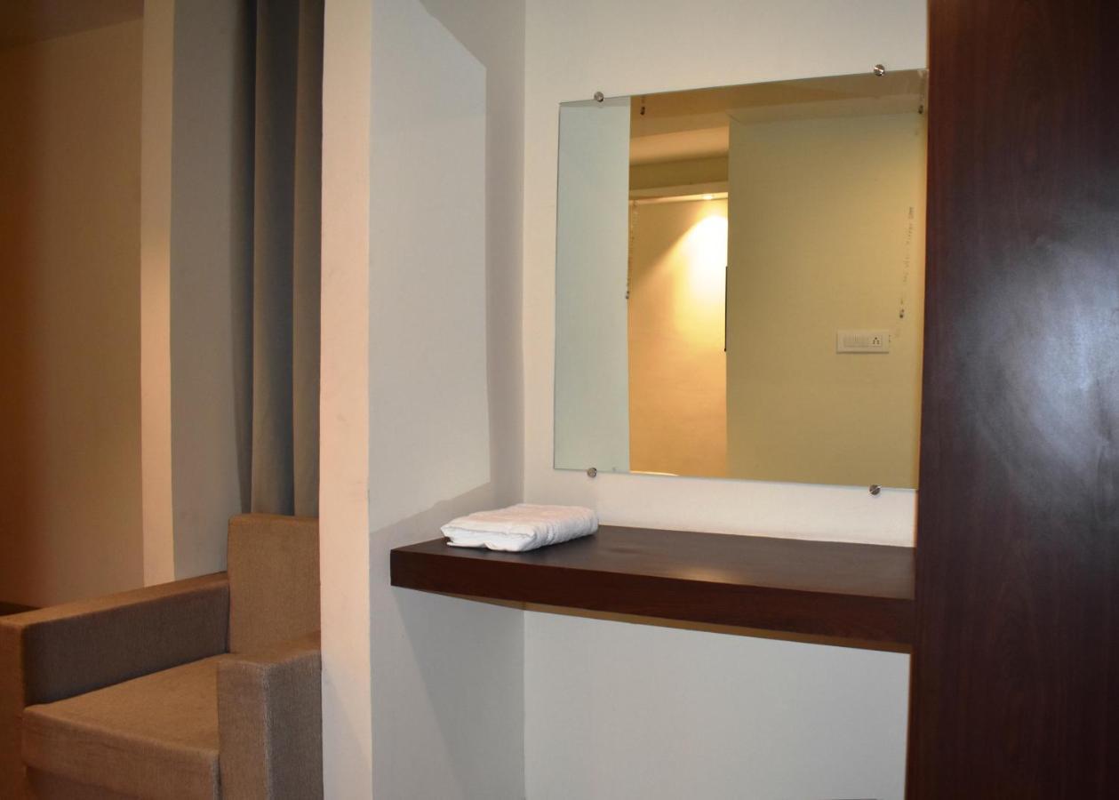 Hotel Vrindavan Palace إندور المظهر الخارجي الصورة