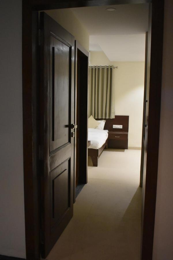 Hotel Vrindavan Palace إندور المظهر الخارجي الصورة
