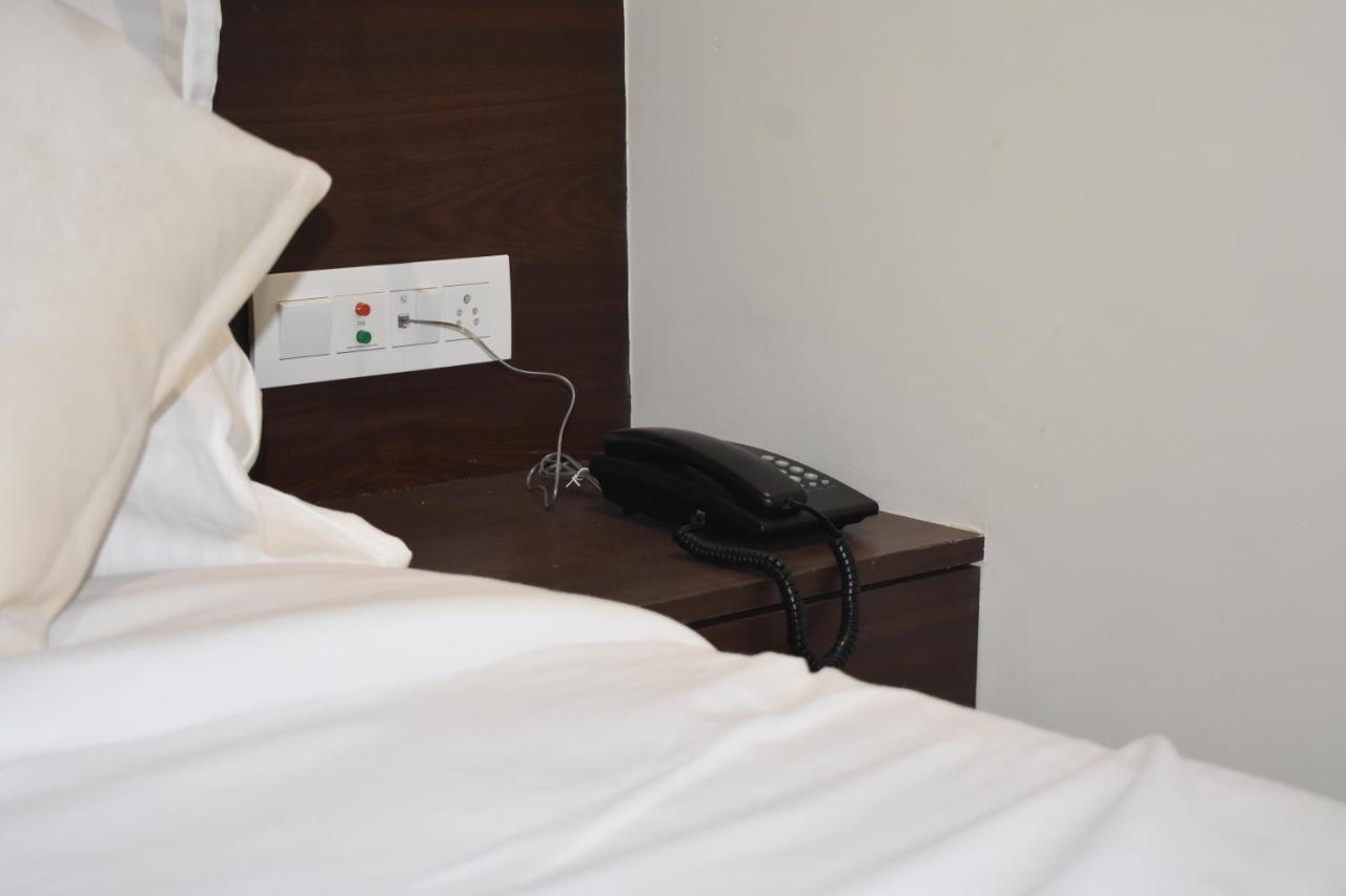 Hotel Vrindavan Palace إندور المظهر الخارجي الصورة