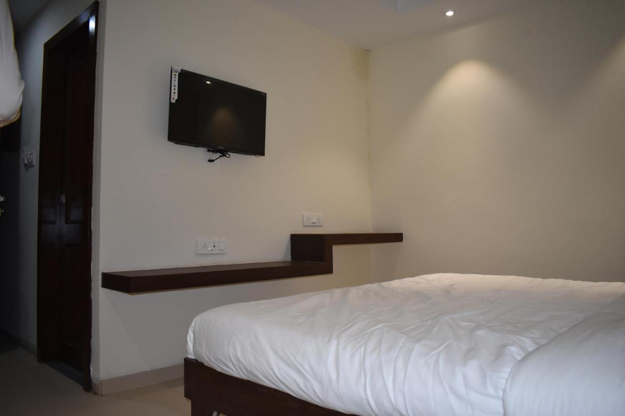 Hotel Vrindavan Palace إندور المظهر الخارجي الصورة