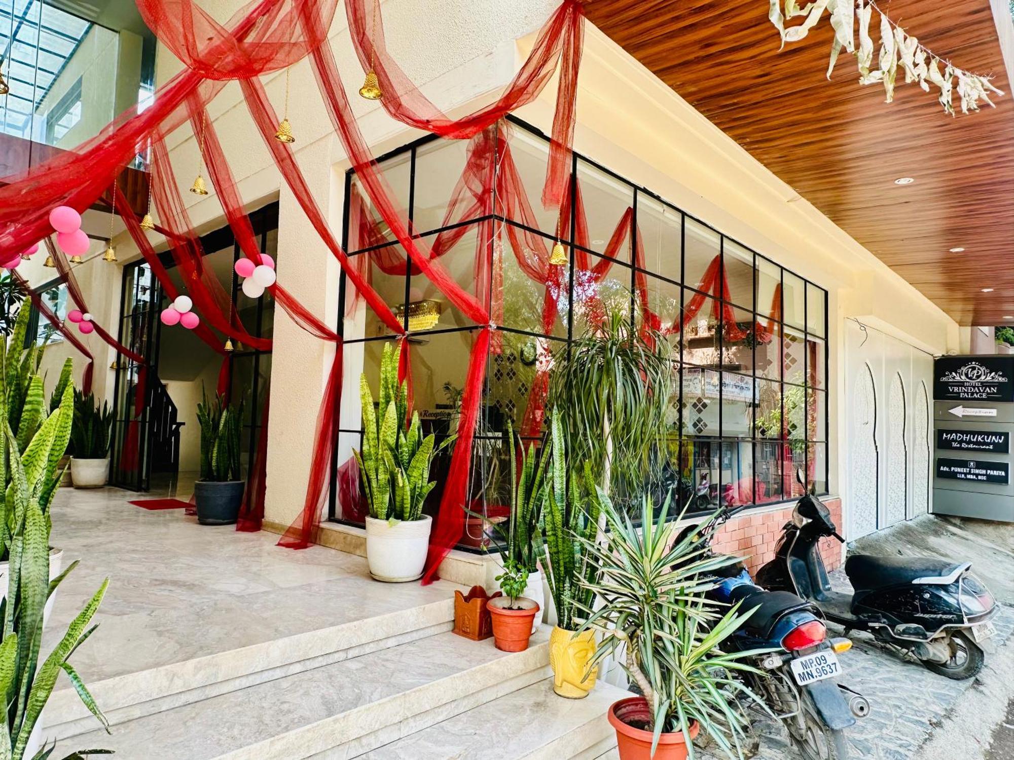 Hotel Vrindavan Palace إندور المظهر الخارجي الصورة
